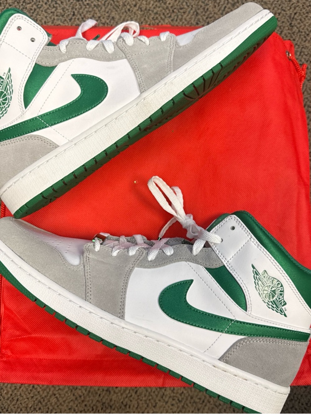 Jordan 1 Mid SE Grey Green